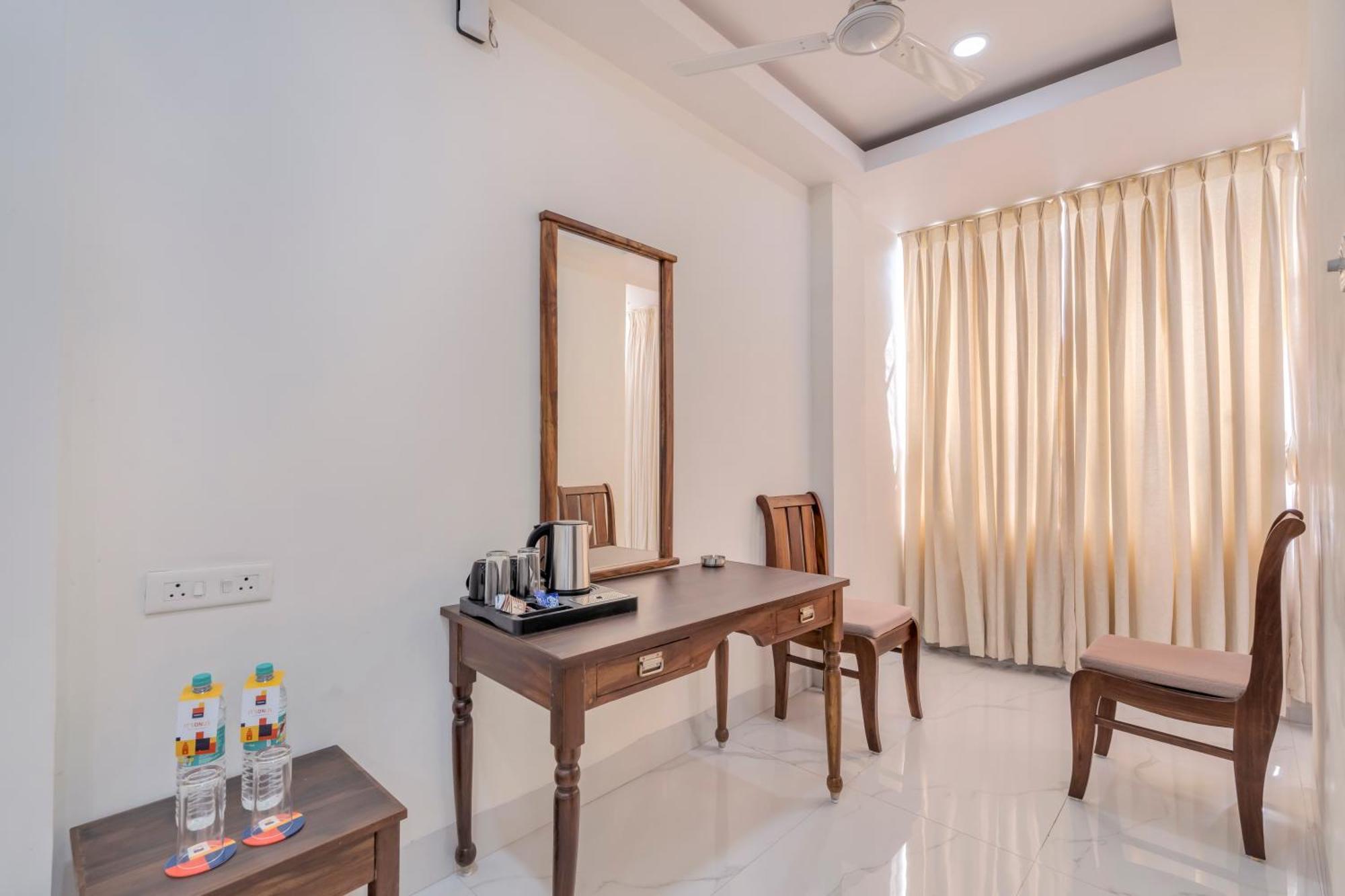 Myspace Hotel Shree Vaibhav Нагпур Экстерьер фото